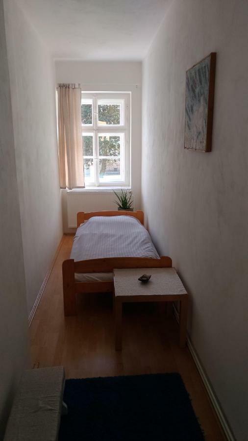 Skromny Apartman V Centru Chebu Eksteriør bilde